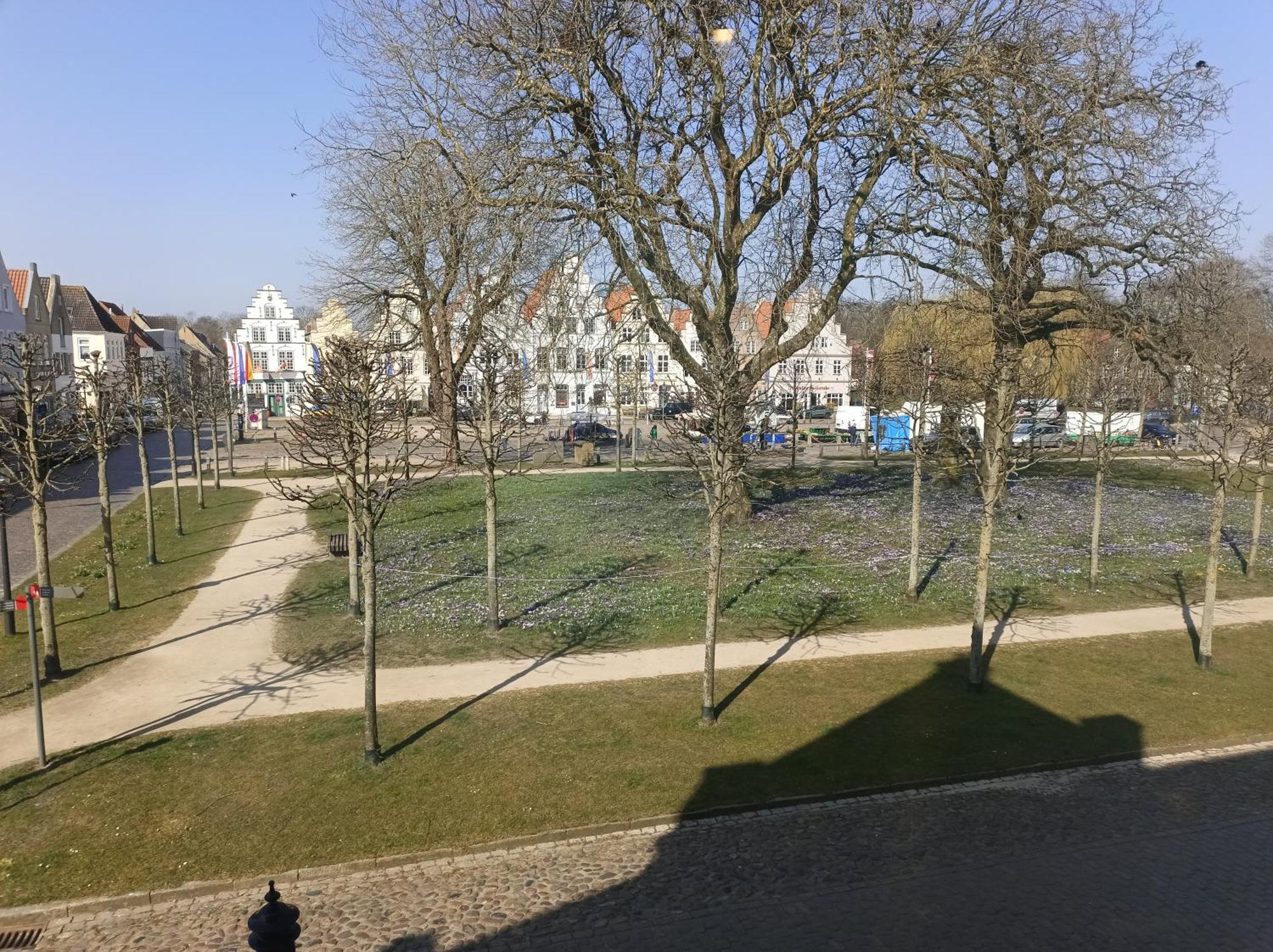 Mooi Hotel Garni Friedrichstadt Exterior photo